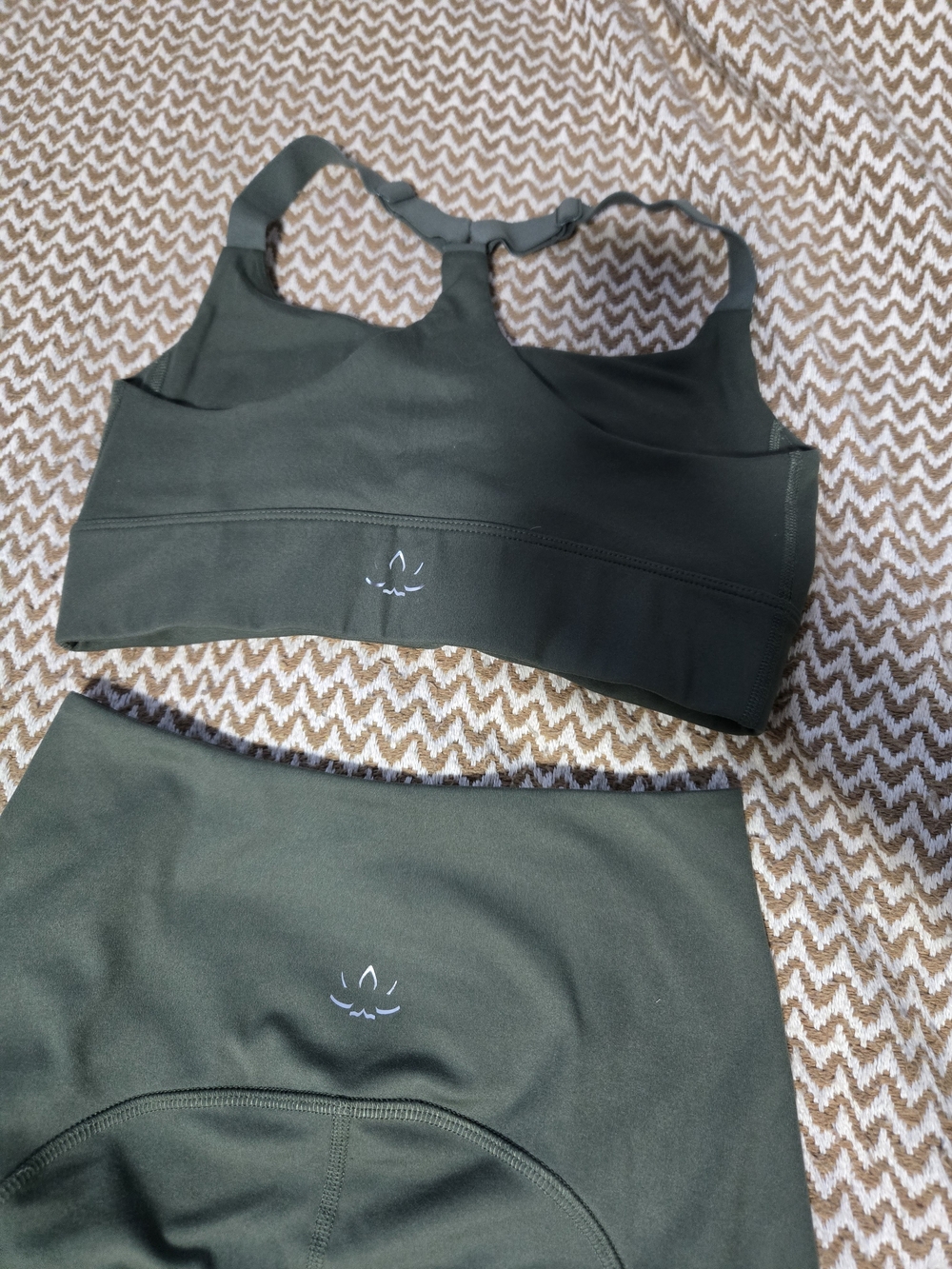 Beyond Yoga Olive Active Set - Sports Bra + High Waist Bike Shorts - Picture 3 of 5